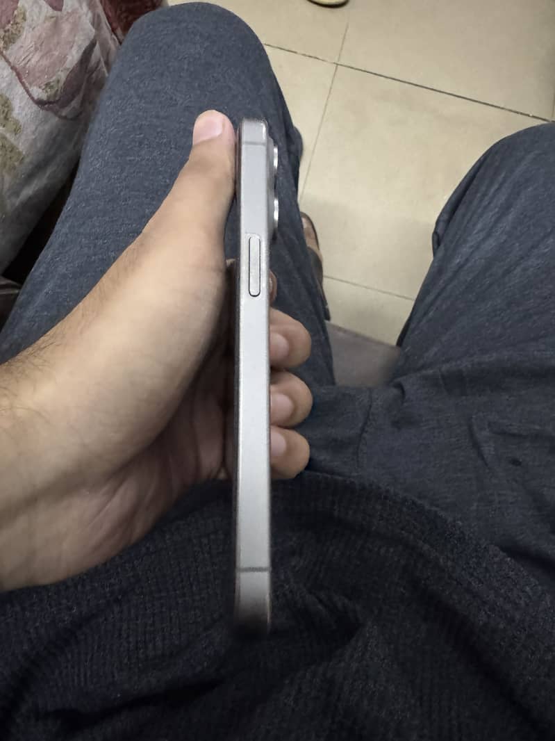 Iphone 15 pro 4
