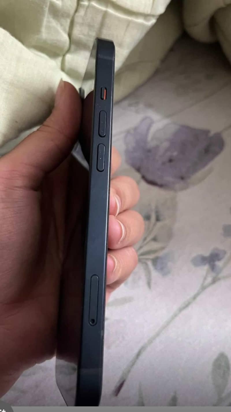 Apple iPhone 13 1