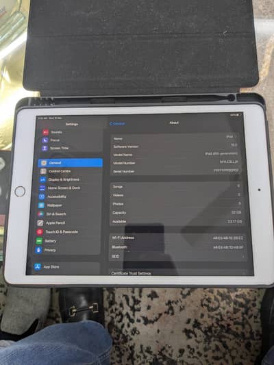 IPAD 8th Generation Ios 15.5 Jailbrake possible With Box 32 GB