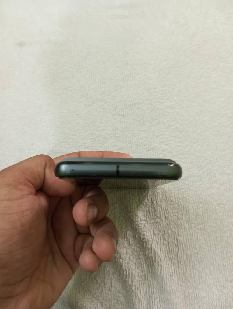Google Pixel 8 4