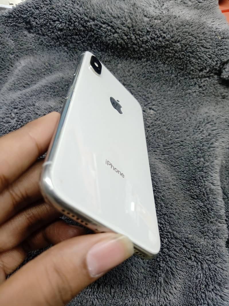 Apple iPhone X 3