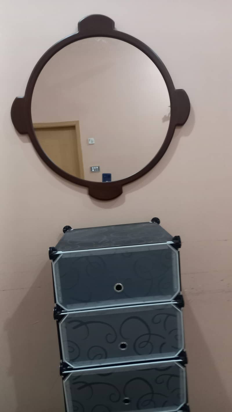 Shoe Rack & Mirror 10