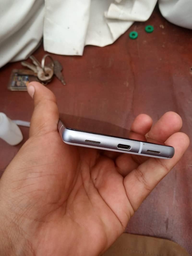 Google Pixel 7a 5