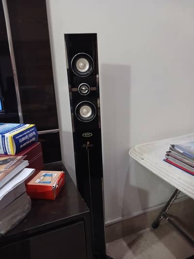 RCA amplifier with Speakers and DVD player