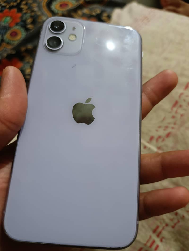 Apple iPhone 11 3