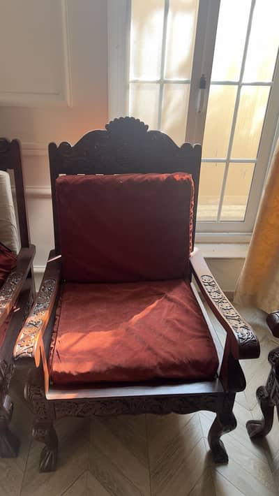 Akhroot 5 Seater Sofa Set