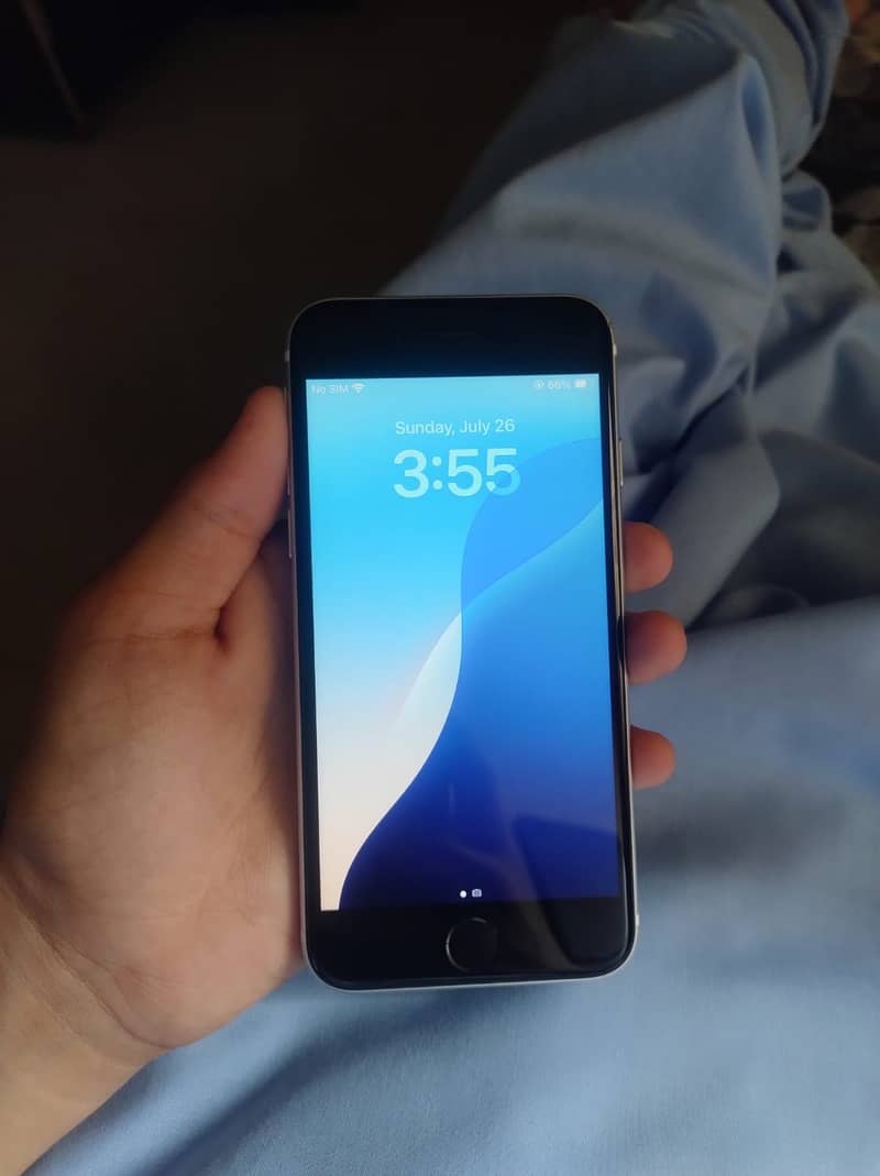 iPhone SE 2 4
