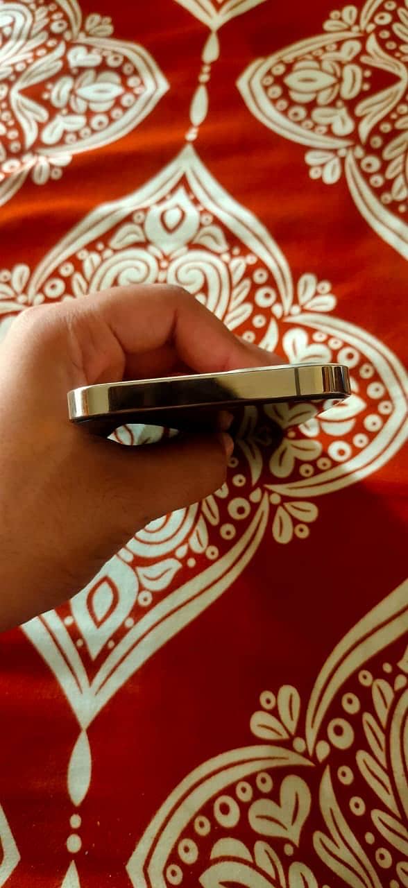 Apple iPhone 12 Pro 2
