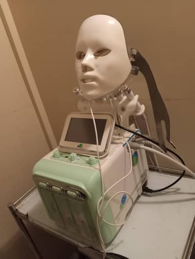 Hydra Fical +Led Mask mashine onli 4 Months use