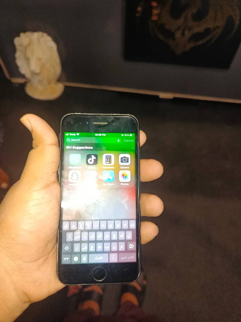 Apple iPhone 7 0