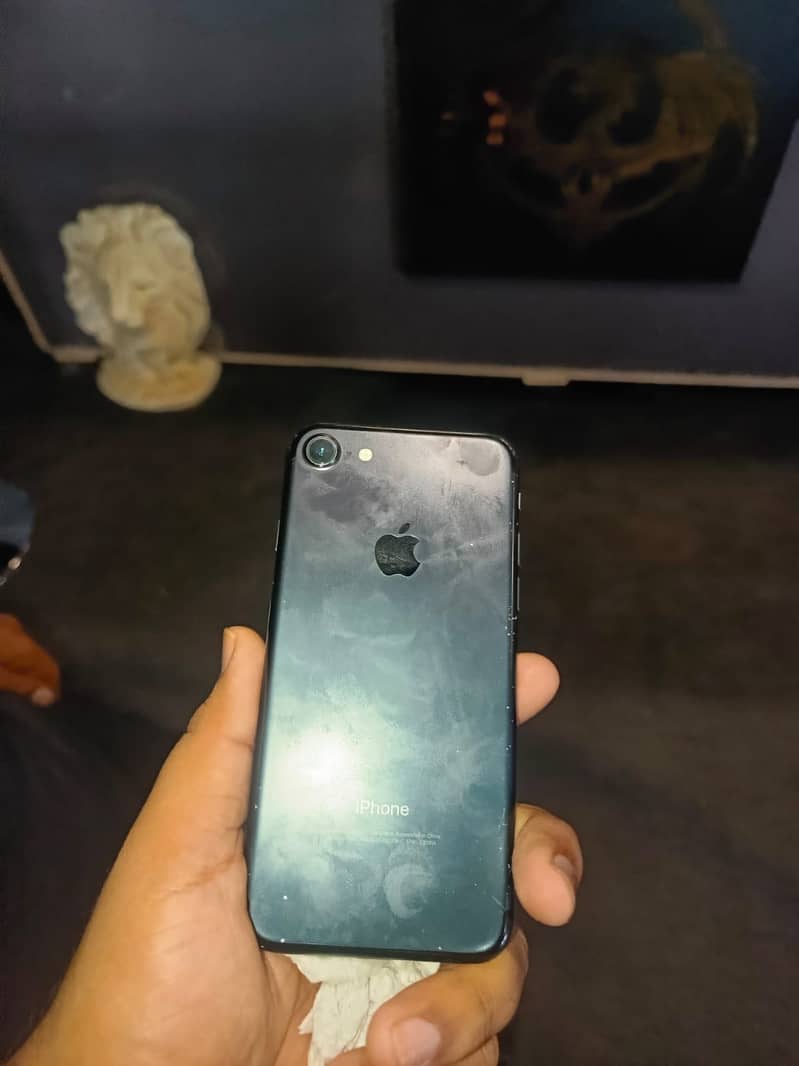 Apple iPhone 7 2
