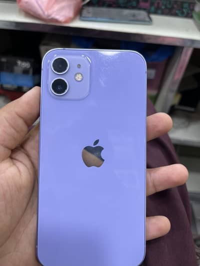 Apple iPhone 12