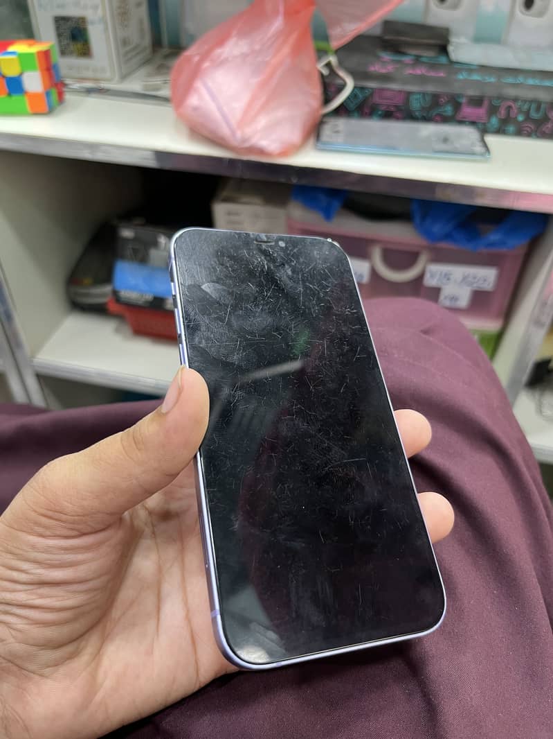 Apple iPhone 12 3