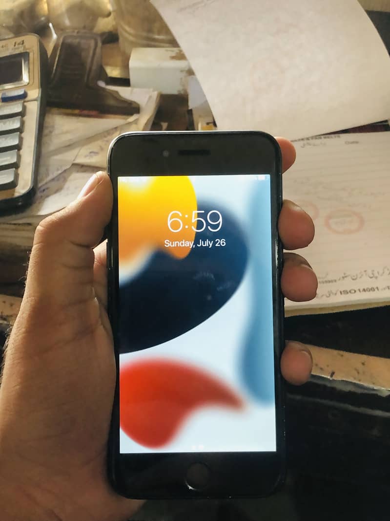 Apple iPhone 7 0