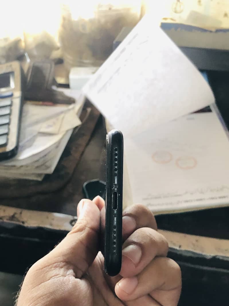 Apple iPhone 7 1