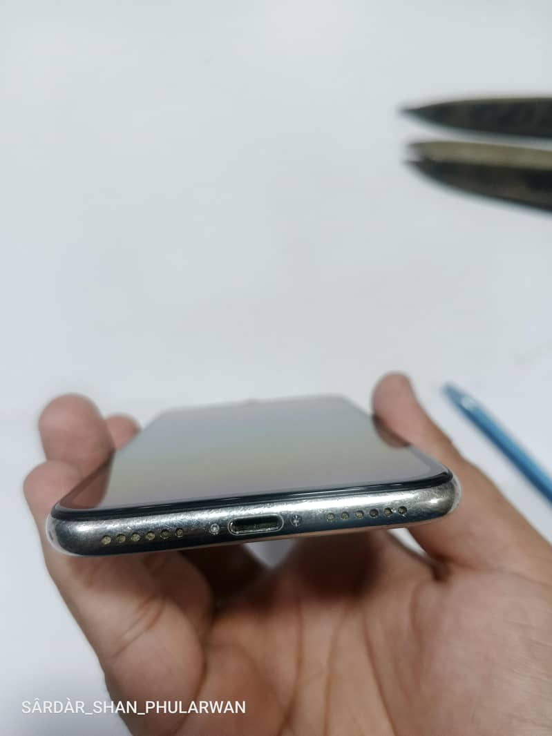 Apple iPhone X 6