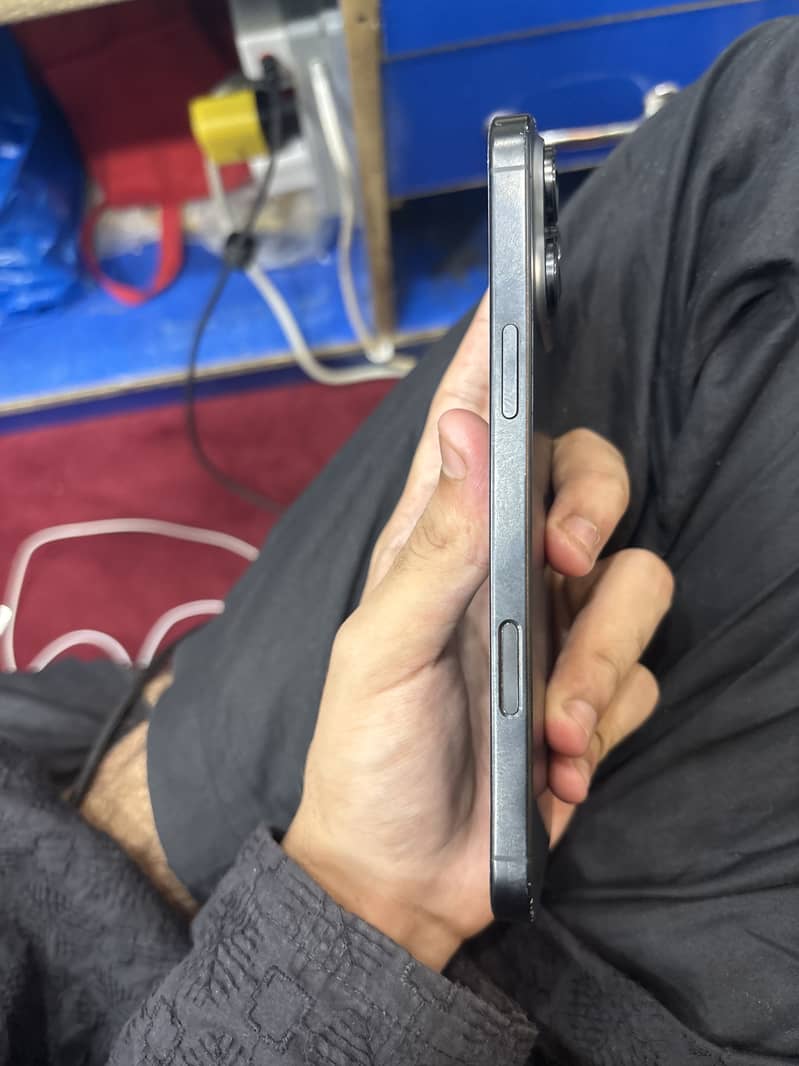 Iphone 16pro max jv 2