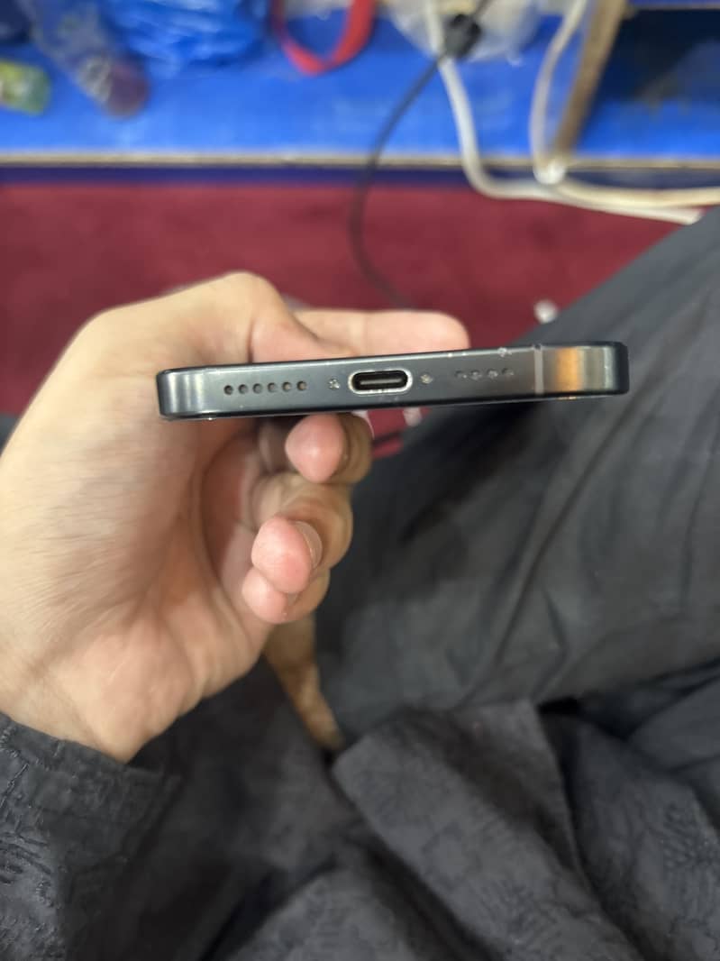 Iphone 16pro max jv 3