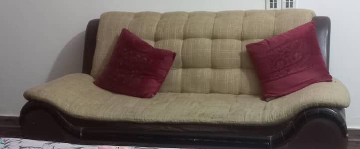 sofa in good condition