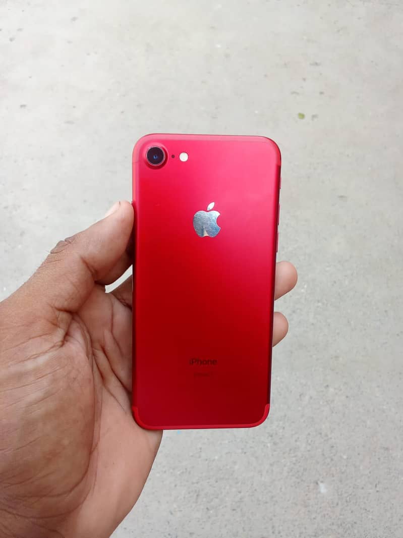 Apple iPhone 7 0