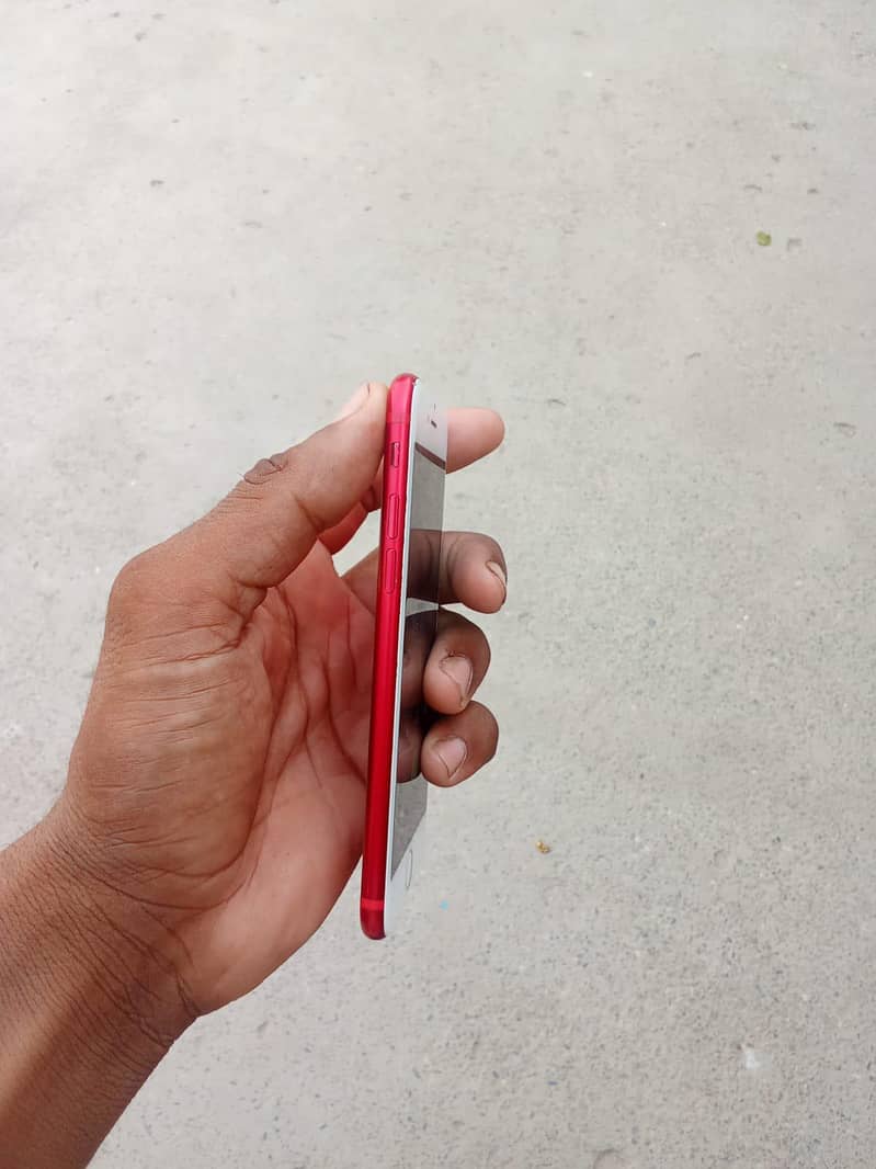 Apple iPhone 7 2