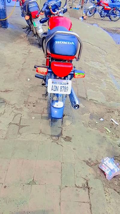 Honda CD 70 selling add
