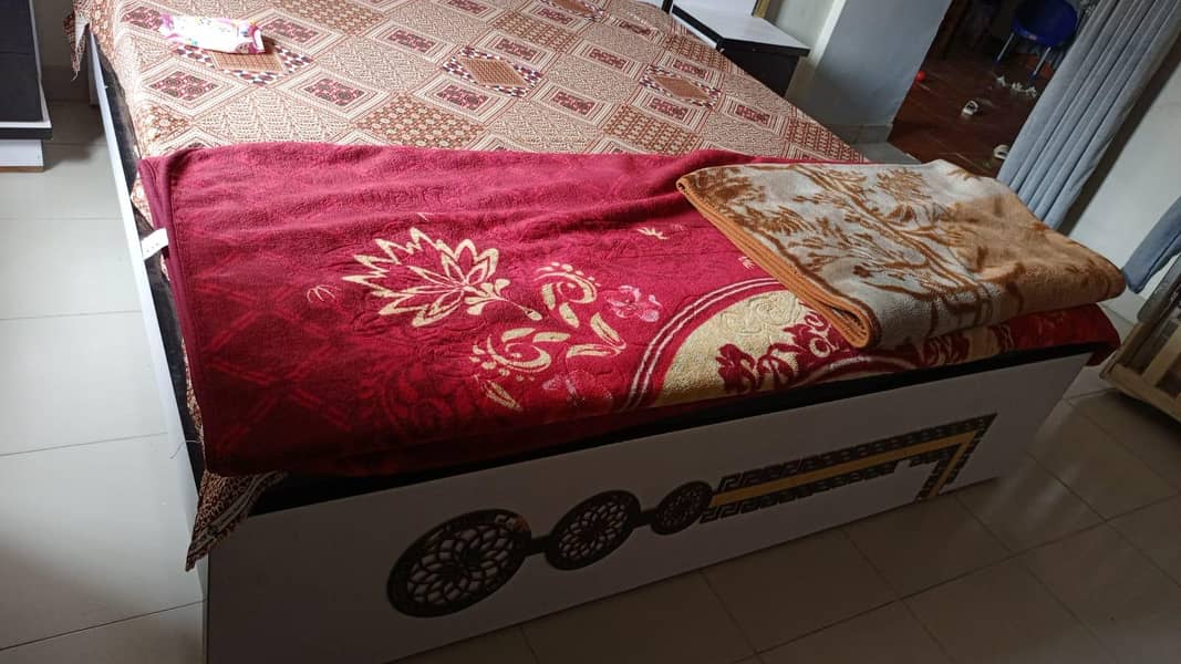 BED & ALMARI 1