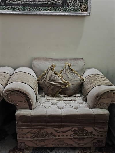7 Seater Luxury Sofa Set – Excellent condition