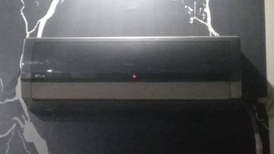Gree G10 1.5 Ton DC Inverter Heat & Cool AC