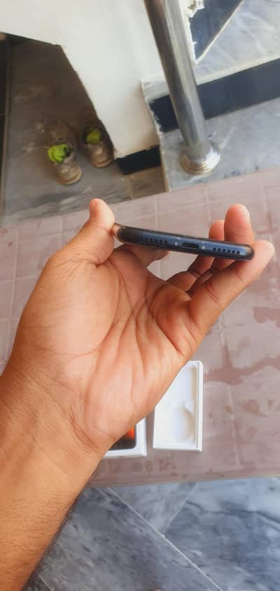 Apple iPhone SE