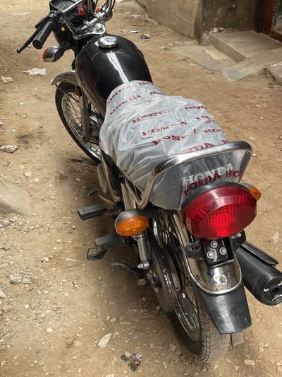 Selling  Honda CG-125 / 2024 model 7800 miles