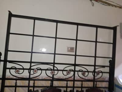lush condition iron bed