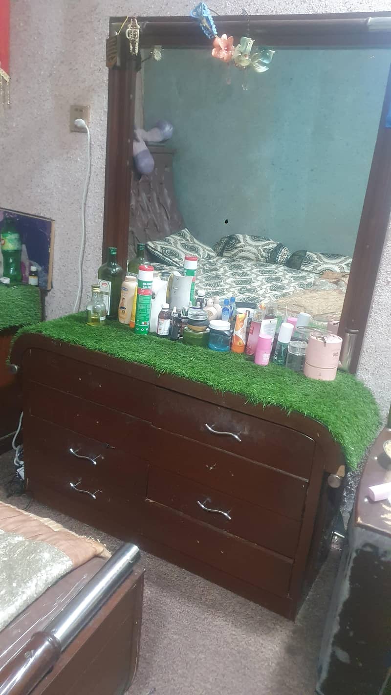dressing table 1