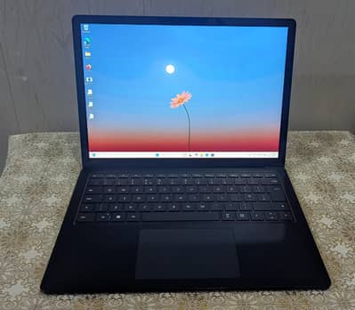 Microsoft Surface Laptop 4 - Core i7 11th Gen / 16GB RAM / 256GB SSD