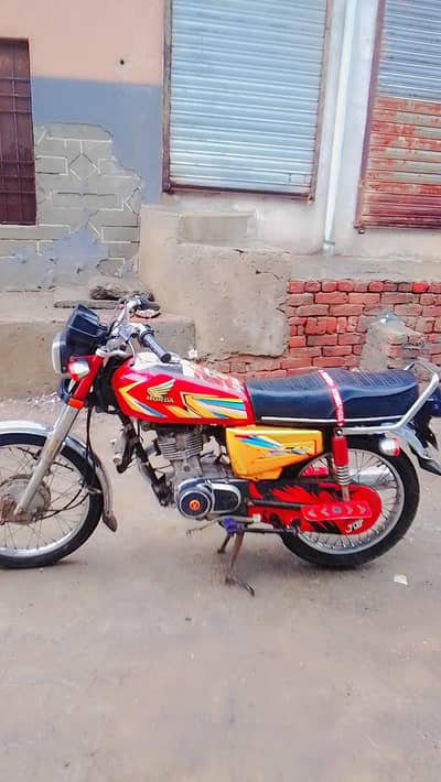 cG 125 new condition no any fault