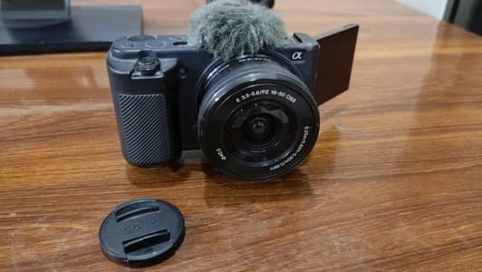 Sony ZV-E10 Vlogging Camera with 16-50mm Lens - Excellent Condition