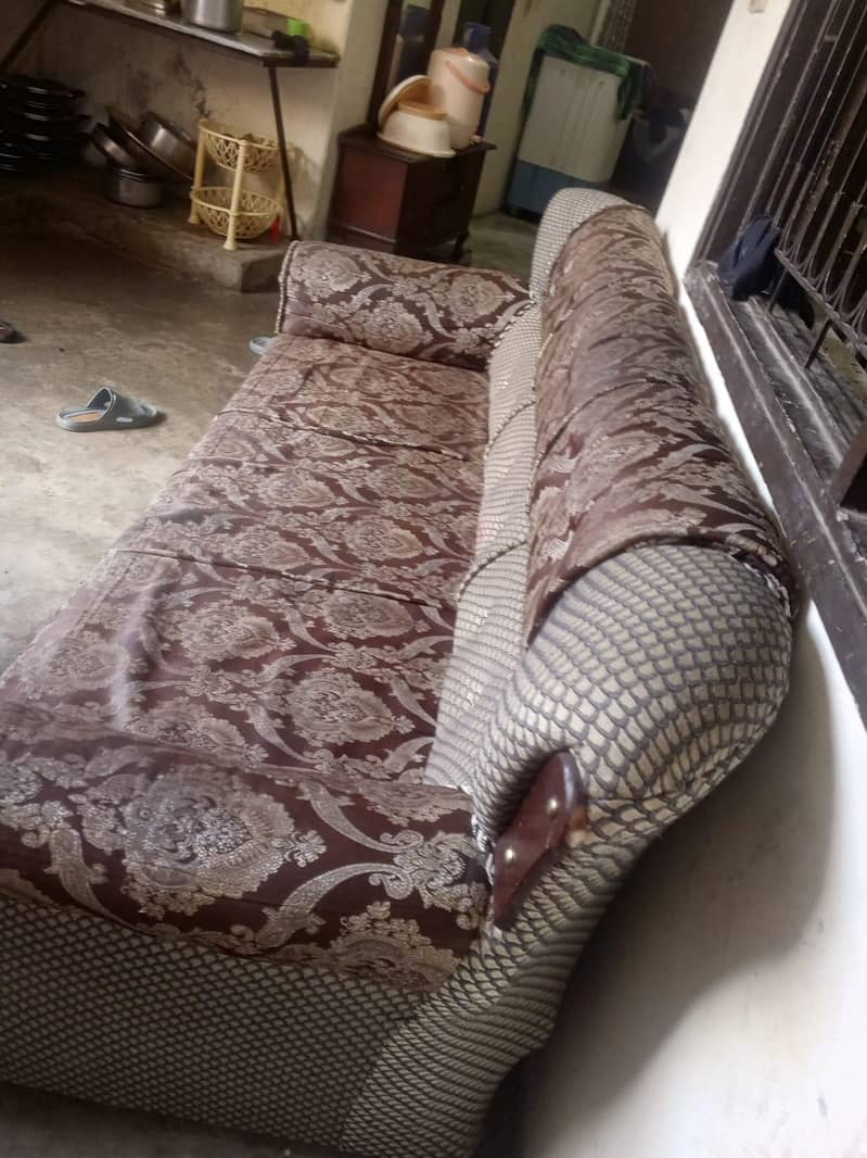 05 Seater Sofa 3