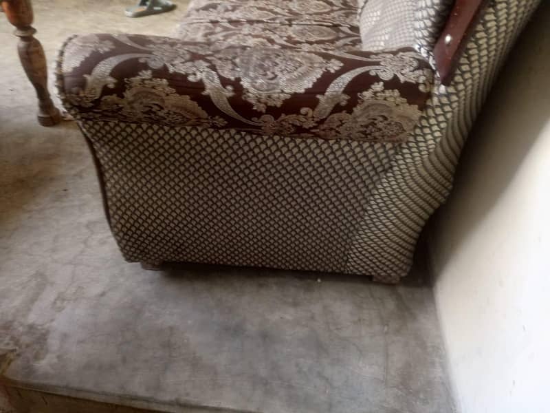 05 Seater Sofa 4