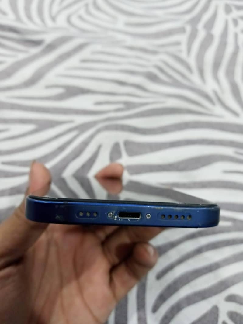 Apple iPhone 12 1