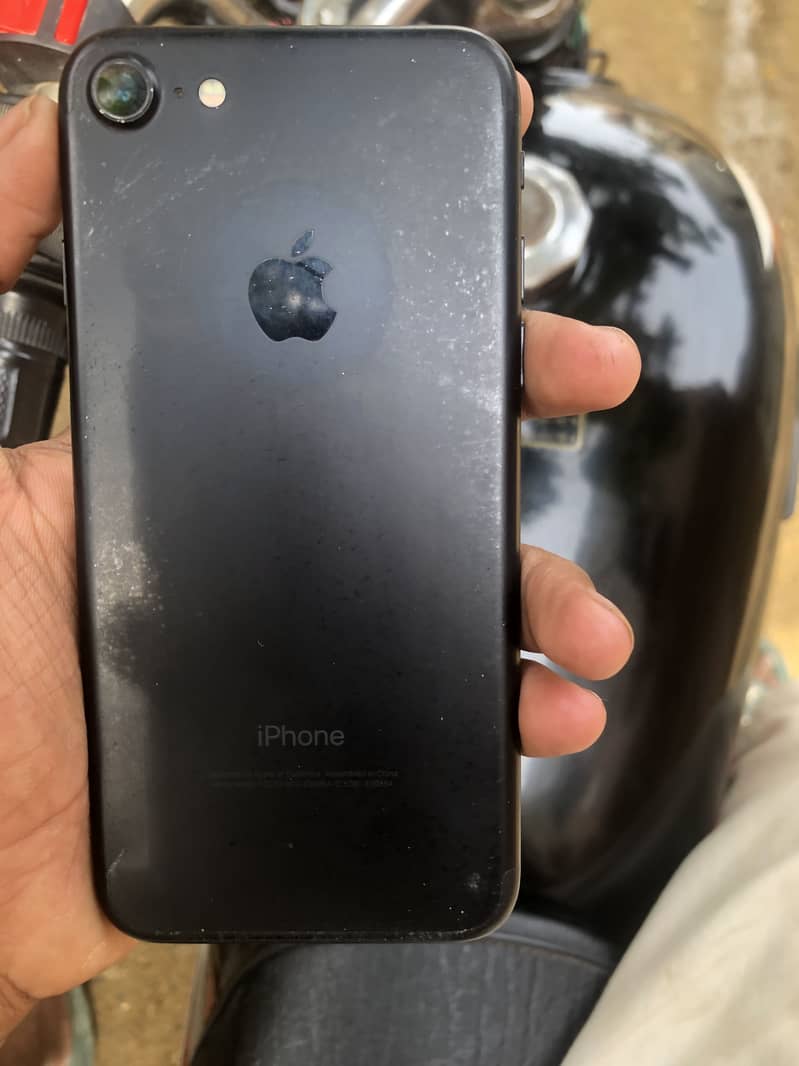 Apple iPhone 7 4