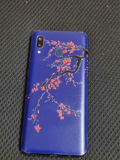 Samsung Mobile A20 3gb 32gb non pta bahir se aya tha