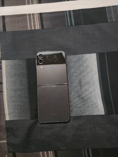 Samsung Mobile Z Flip 4