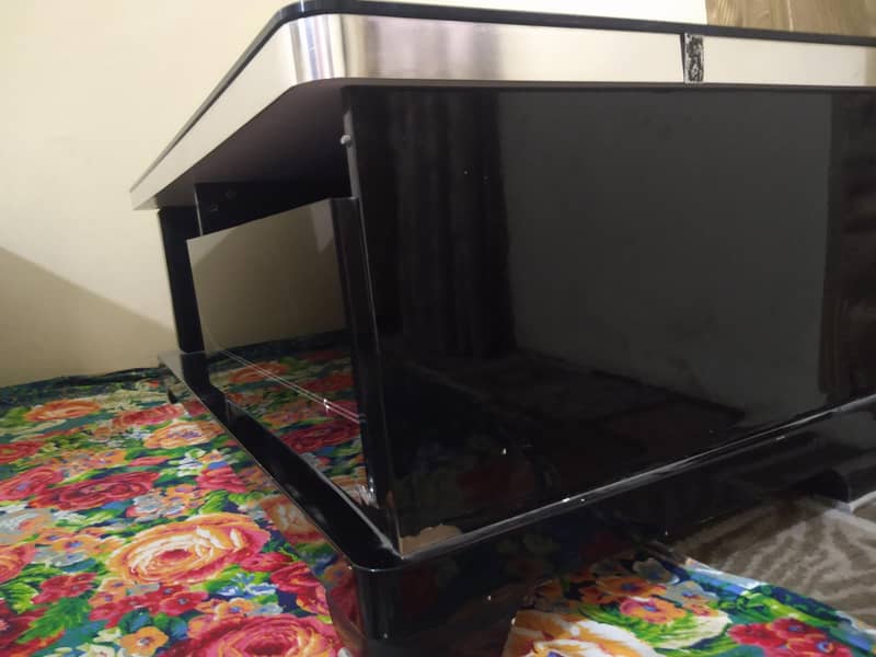 glass table 3