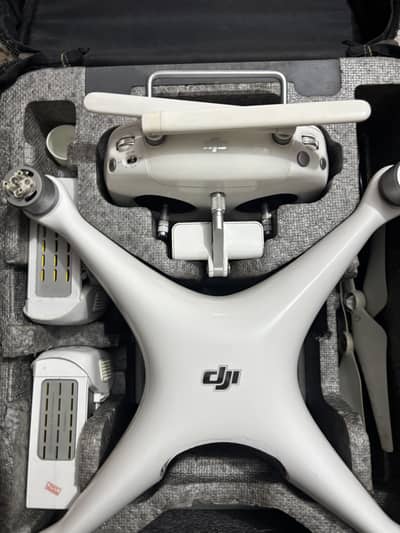 Diji phantom 4 pro for sale tip top condition