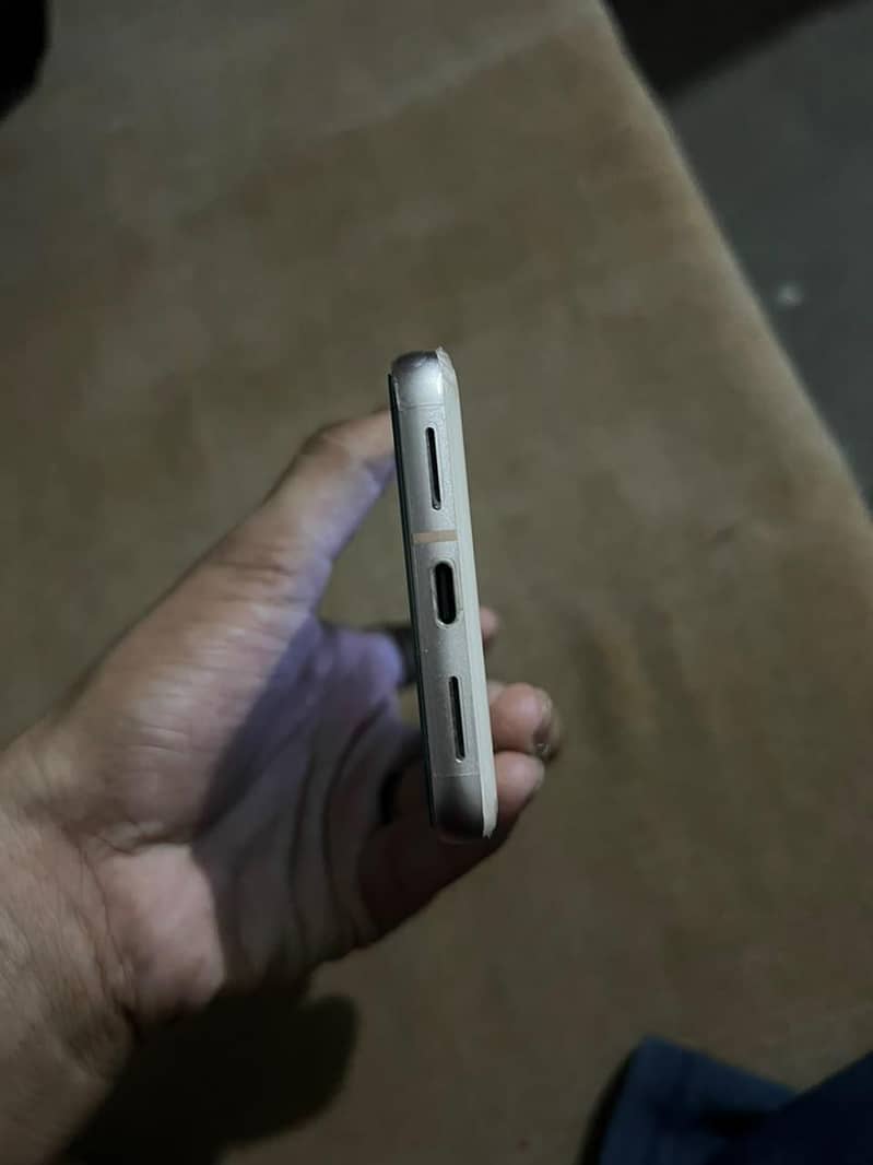 Google Pixel 8 2