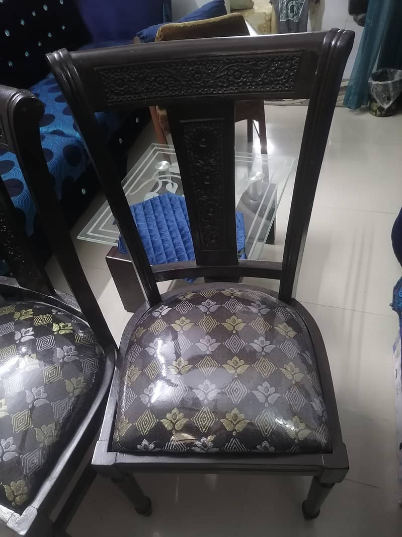 6 Seater Dining Table 4