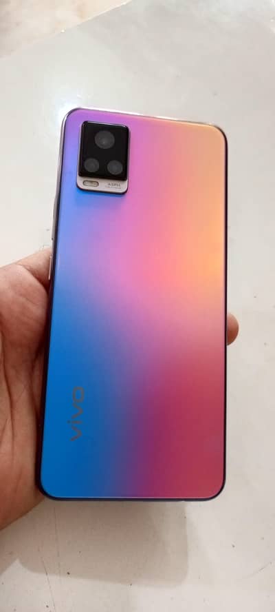 Vivo V21