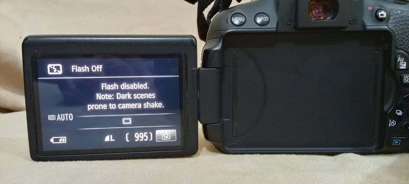 Canon EOS 700D 0
