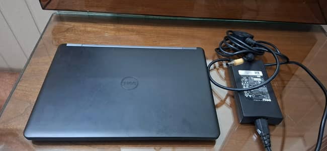 Dell Latitude E7450 | i5 5th Gen | 12GB | 500GB SSD | Backlit, Charger