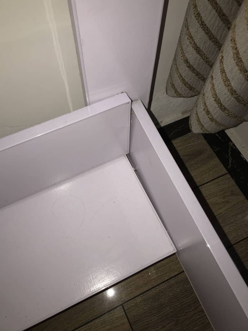 White table 1